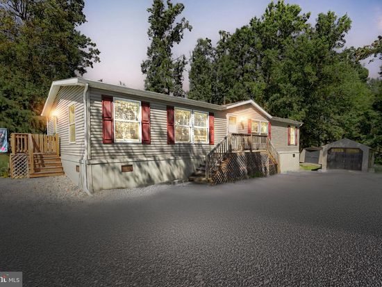 8891 Orchard Rd, Spring Grove, PA 17362
