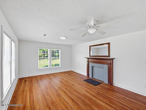 3rd image of 2220 Simpson Hwy #149