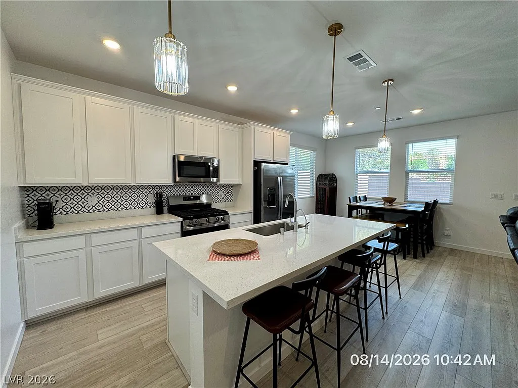 4 bed, 3.0 bath, 2257 sqft, $2,737 — Photo 3