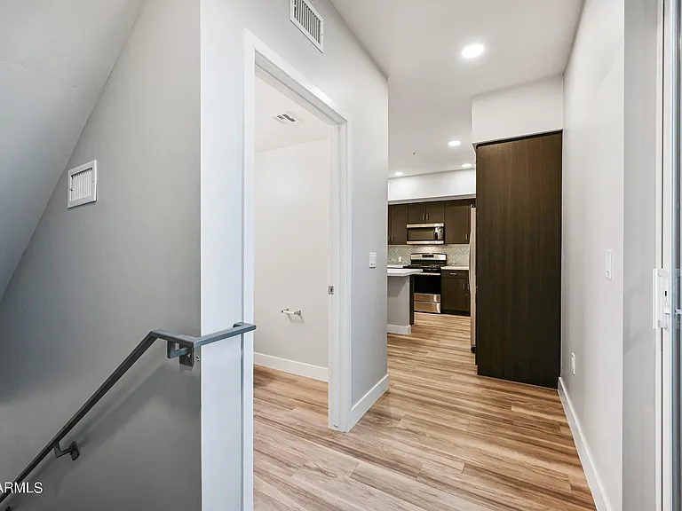 1023 W 5th St #1025 — Photo 3