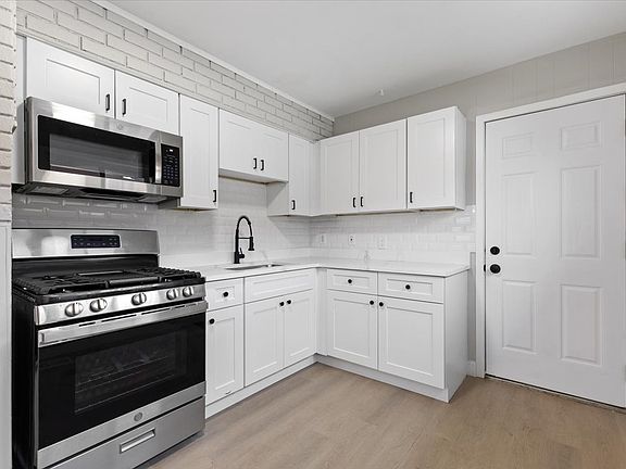 3rd image of 30473 Alger Blvd