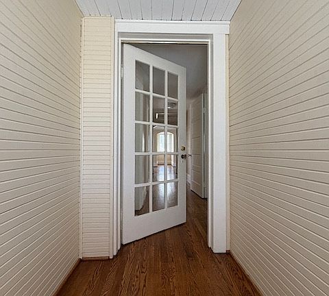 3rd image of 1126 Nash St N #B