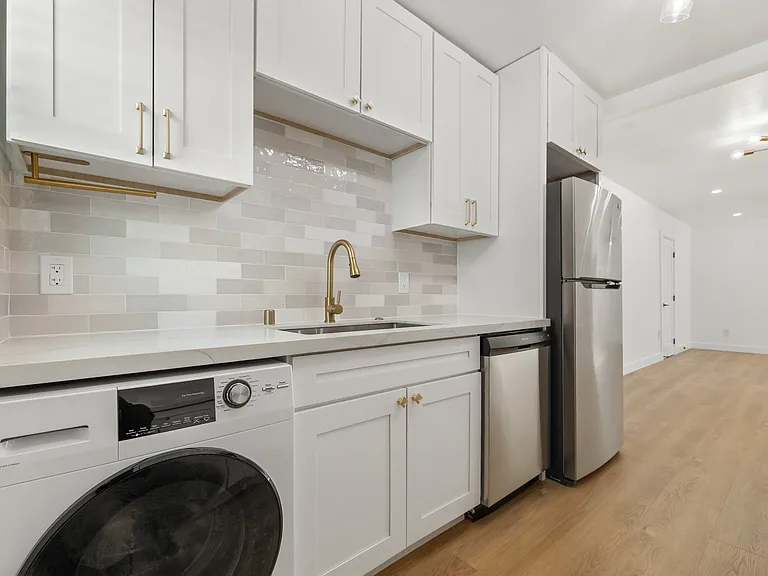 717 Jefferson Ave #B — Photo 1