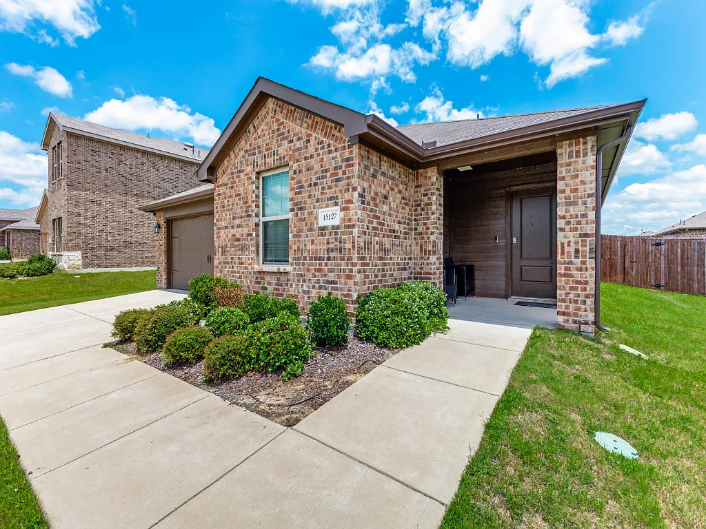 3 bed, 1608 sqft, $2,250 — Photo 1