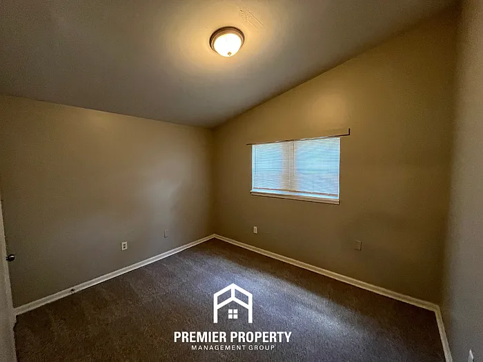 4876 Hillbrook Rd — Photo 16