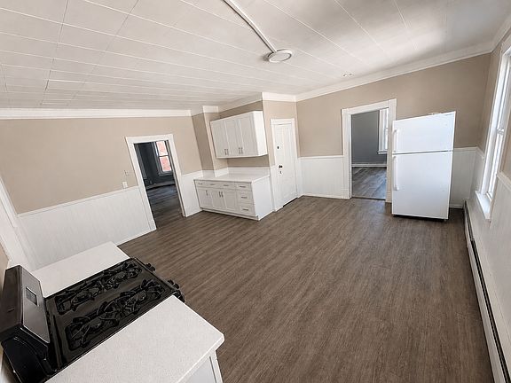 2nd image of 103 Smalley St Floor 2