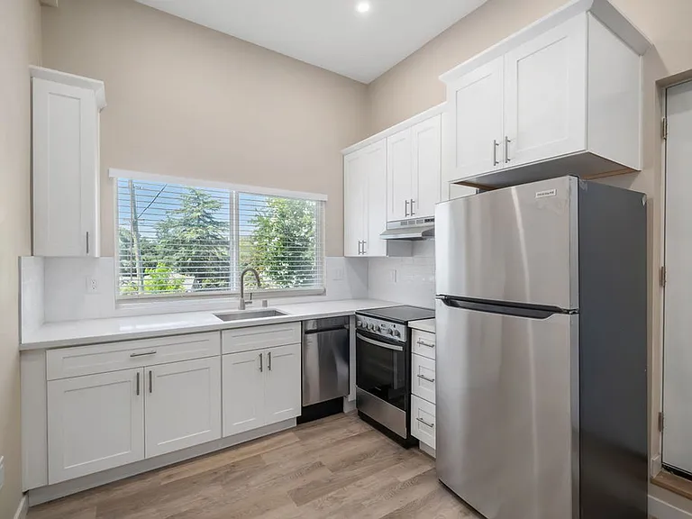 5353 Olmeda Ave — Photo 10