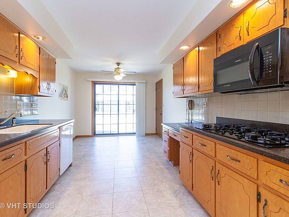 2nd image of 11715 Matterhorn Cir #101