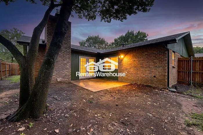 1207 Creekwood Ct — Photo 38