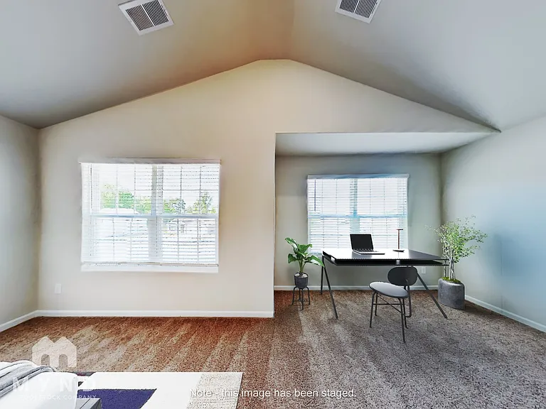 72 Royal Meadow Dr — Photo 3