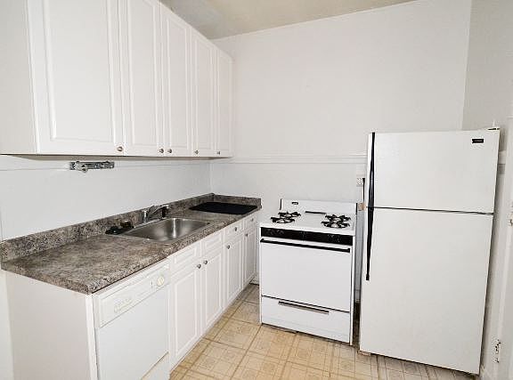 2nd image of 5021 N Winchester Ave #4