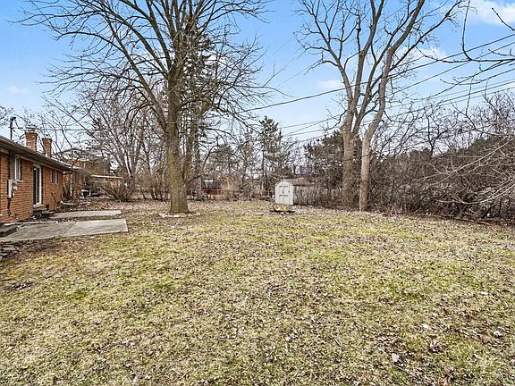 3rd image of 3505 Ridgecliffe Dr