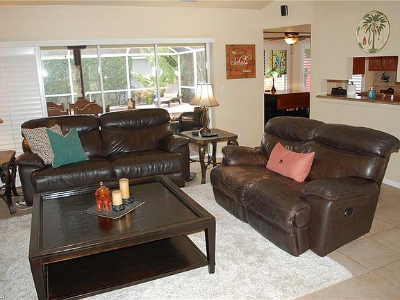 5th image of 3921 SW 26th Ave