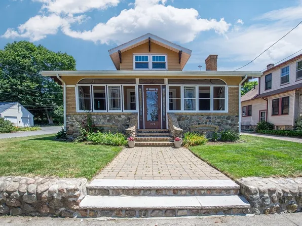 228 Lynn St, Peabody, MA 01960