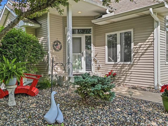 3rd image of 2740 Boulder Dr