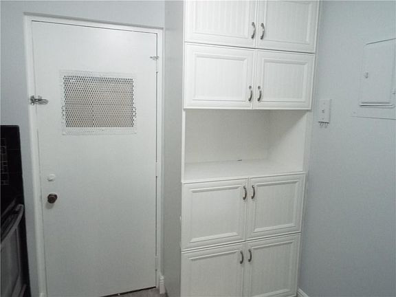 4th image of 2311 S Cypress Bend Drive #219A