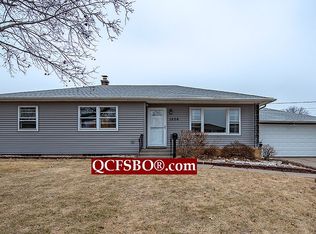 1806 W 38th Pl, Davenport, IA 52806