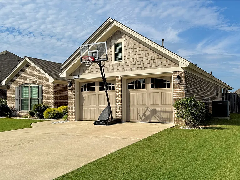 9243 Crescent Lodge Cir — Photo 2