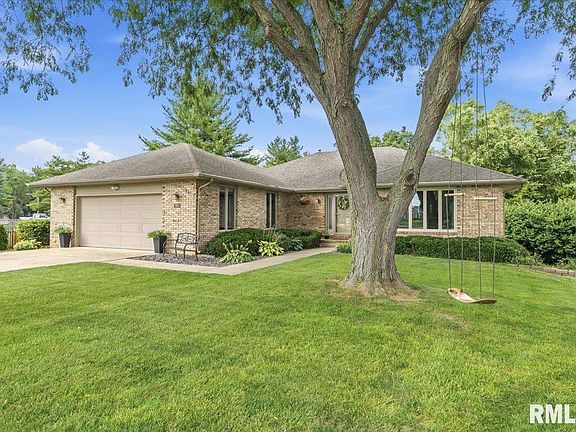 3rd image of 2601 Meadow Pointe Dr