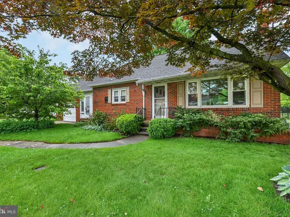 213 Sunset Ave, Hanover, PA 17331