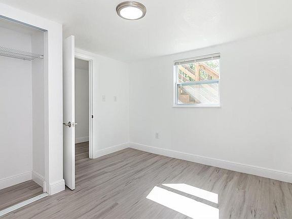 4th image of 905 W 12th St #1