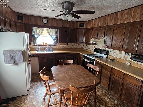 4th image of 5014 Denver Ave