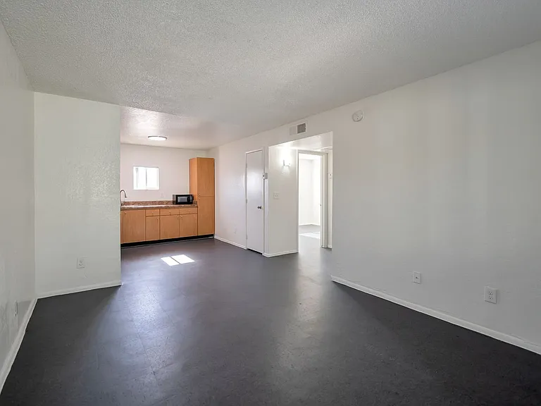 2234 W Hazelwood St — Photo 40