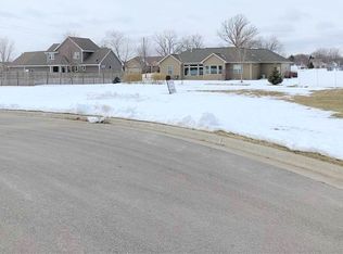 438 Kristy Lee Ct, Green Bay, WI 54311