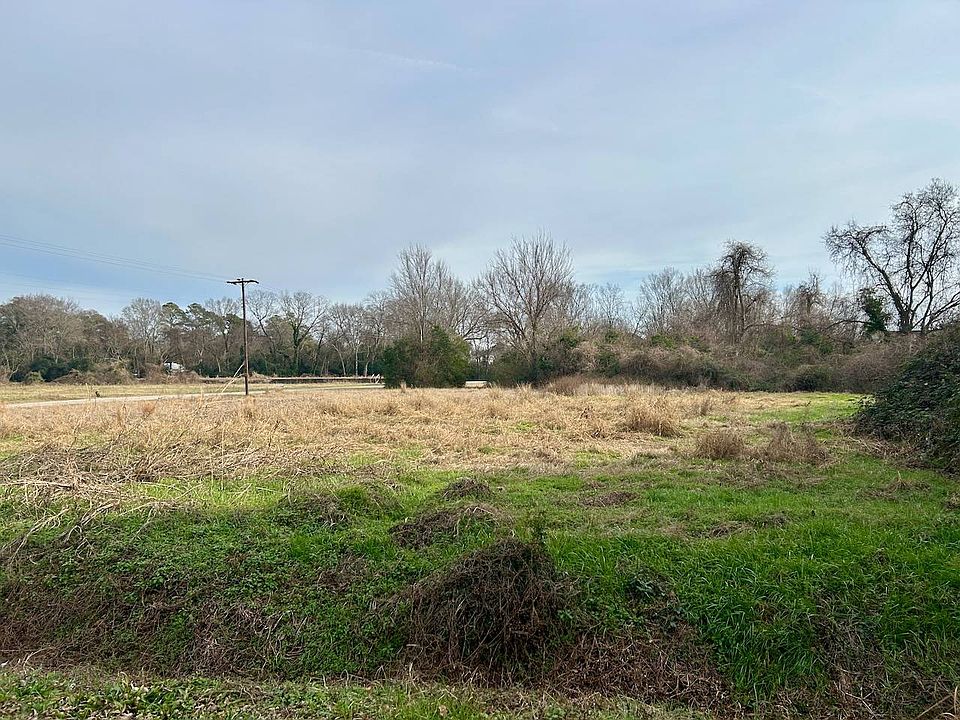 2nd image of 200 Drew St