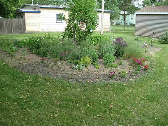 3rd image of 909 36th St SE