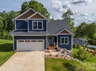 111 Ellis Ln, Arden, NC 28704