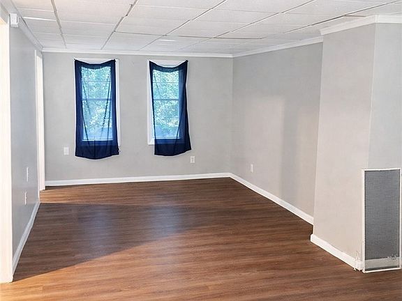 5th image of 782 Smith St