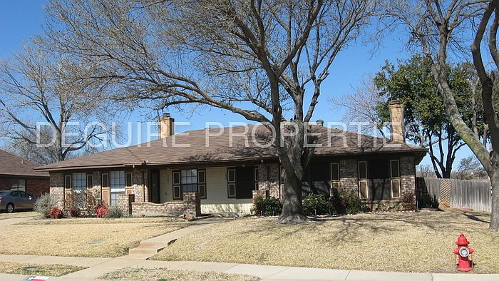 1st image of 2433 Aquaduct Dr