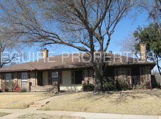 2433 Aquaduct Dr, Bedford, TX 76022