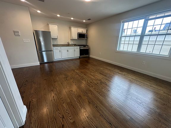 3rd image of 80 Main St #1