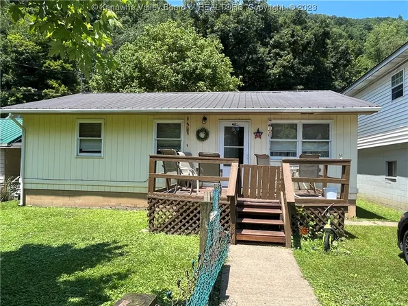 725-727 Bays Dr, Charleston, WV 25306