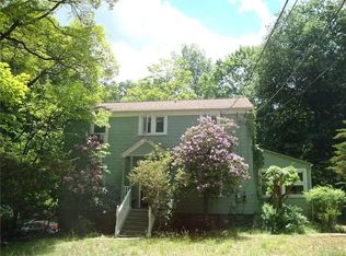 32 Mountain Rd, Monroe, NY 10950