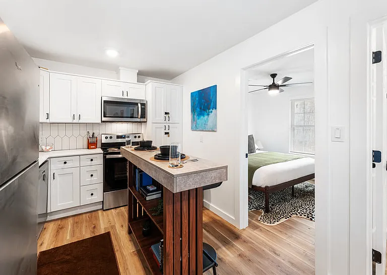 807 Cullen Blvd #4 — Photo 20