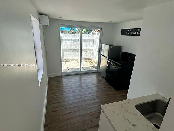 5th image of 2331 Coolidge St