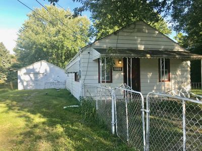 2087 Eberly Rd, Flint, MI, 48532