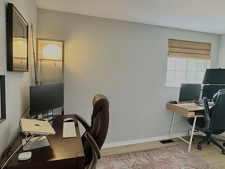 Crown Crest Ct — Photo 13