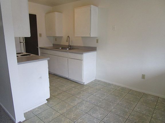 2nd image of 4321 S Union Ave