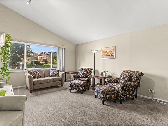 5th image of 391 N Kramer Ave