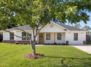 3907 Yosemite Dr, Ocean Springs, MS 39564