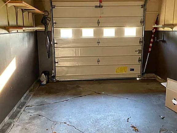 5th image of 4705 Meadow Ln