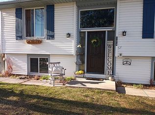 124 W 4th St, Mountain View, WY 82939