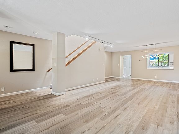 3rd image of 325 Ramona St
