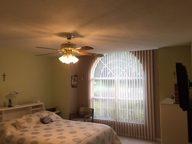 2nd image of 5799 NE 56th St