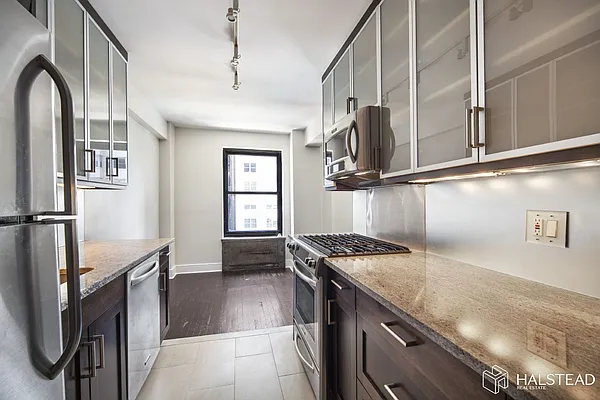 Rented by Halstead Real Estate | media 5