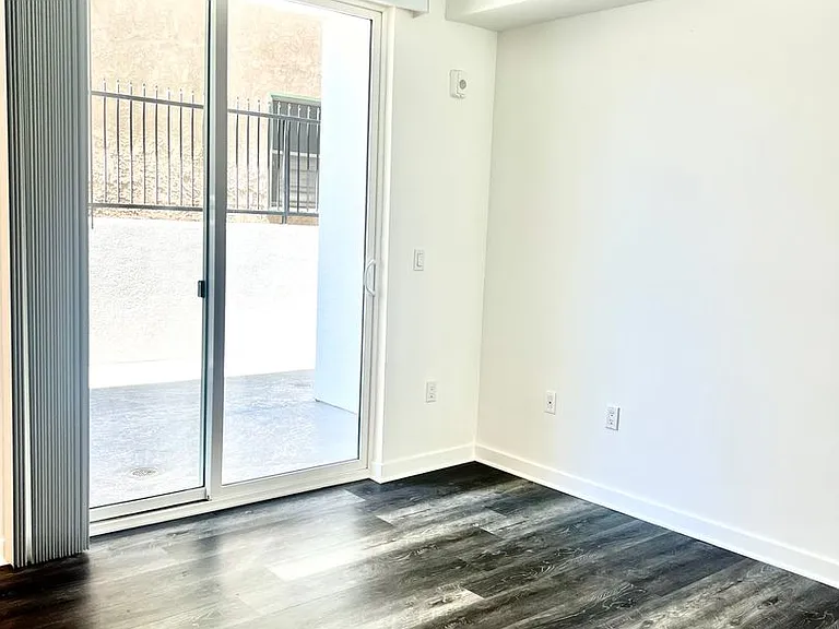 14333 Sylvan St — Photo 35